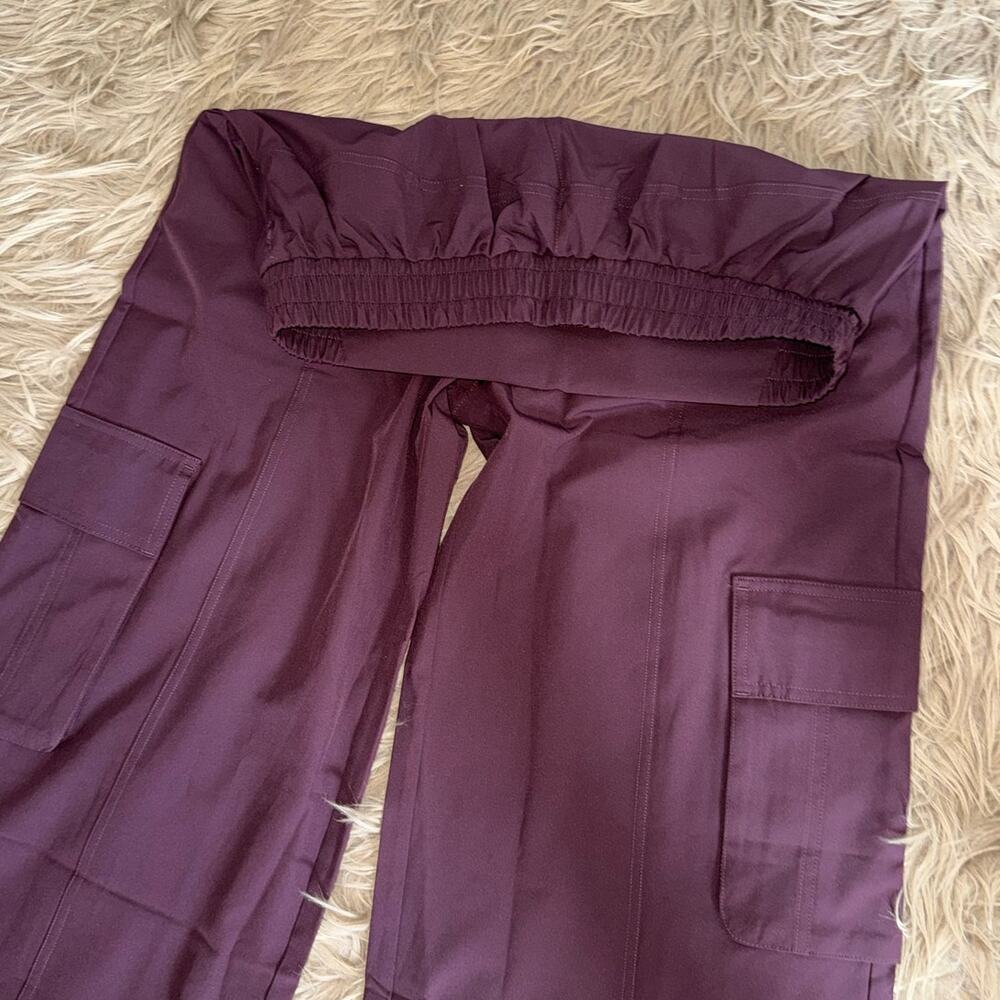 New Fabletics Downtown Wide Leg Cargo Pant Oxblood Women’s size M - Picture 7 of 13